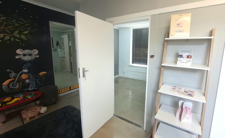 To Let Commercial Property for Rent in Hoog En Droog Western Cape